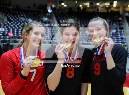 Thumbnail 1 in Lovejoy vs. Grapevine (UIL Volleyball 5A Finals) photogallery.