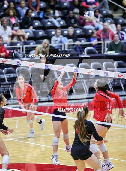 Thumbnail 2 in Lovejoy vs. Grapevine (UIL Volleyball 5A Finals) photogallery.