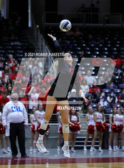 Thumbnail 3 in Lovejoy vs. Grapevine (UIL Volleyball 5A Finals) photogallery.