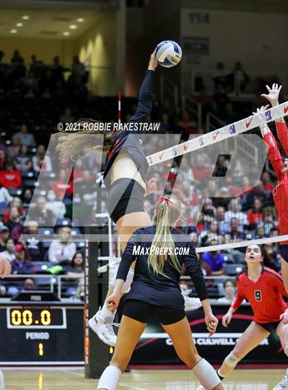 Thumbnail 1 in Lovejoy vs. Grapevine (UIL Volleyball 5A Finals) photogallery.