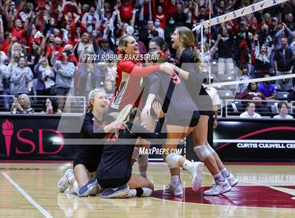 Thumbnail 3 in Lovejoy vs. Grapevine (UIL Volleyball 5A Finals) photogallery.