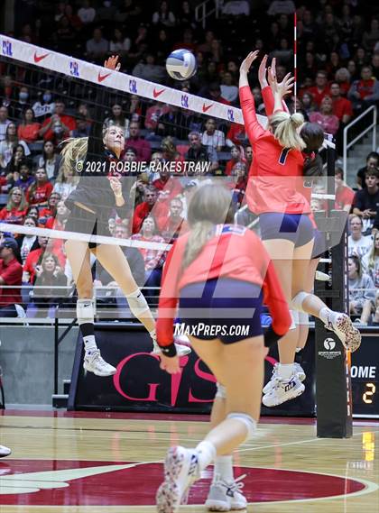 Thumbnail 1 in Lovejoy vs. Grapevine (UIL Volleyball 5A Finals) photogallery.