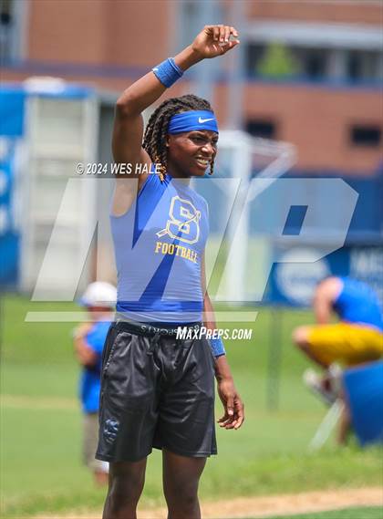 Thumbnail 2 in Senatobia vs Middle College (U of Memphis 7v7) photogallery.
