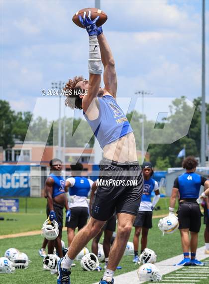 Thumbnail 2 in Senatobia vs Middle College (U of Memphis 7v7) photogallery.