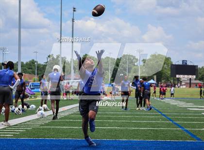 Thumbnail 2 in Senatobia vs Middle College (U of Memphis 7v7) photogallery.