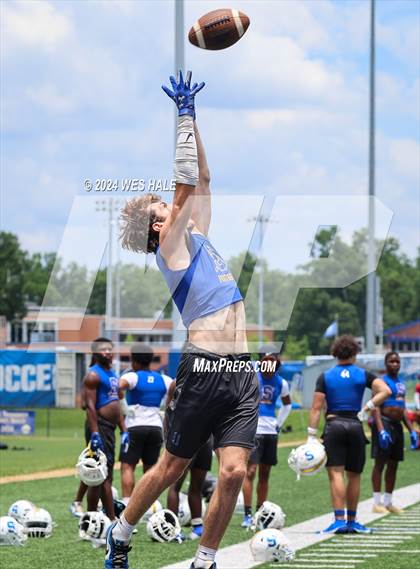 Thumbnail 1 in Senatobia vs Middle College (U of Memphis 7v7) photogallery.