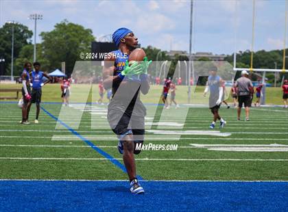 Thumbnail 2 in Senatobia vs Middle College (U of Memphis 7v7) photogallery.