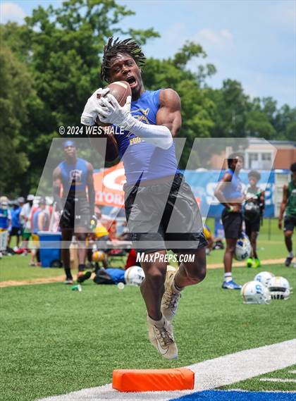 Thumbnail 1 in Senatobia vs Middle College (U of Memphis 7v7) photogallery.