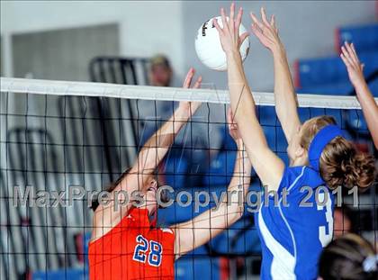 Thumbnail 1 in Riverton vs. Auburn photogallery.