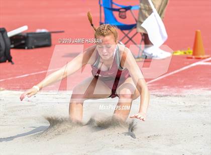 Thumbnail 1 in SCHSL State Track Meet (Girls Field Events) photogallery.