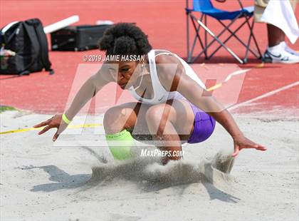 Thumbnail 1 in SCHSL State Track Meet (Girls Field Events) photogallery.