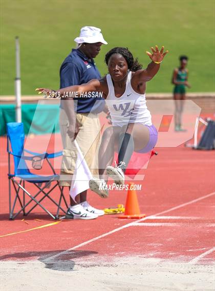 Thumbnail 2 in SCHSL State Track Meet (Girls Field Events) photogallery.