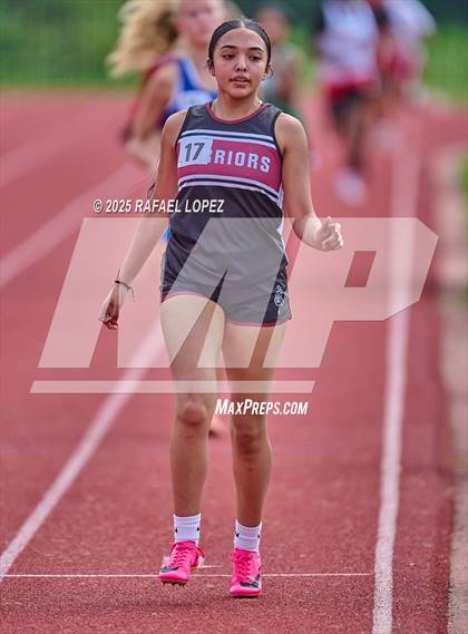 Thumbnail 3 in Northland Christian Relays (800M) photogallery.