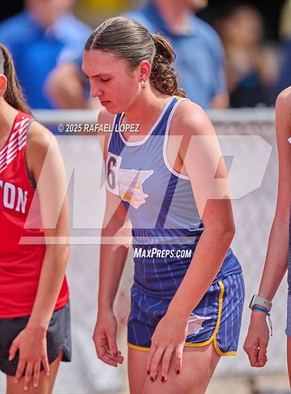 Thumbnail 1 in Northland Christian Relays (800M) photogallery.