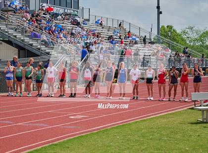 Thumbnail 2 in Northland Christian Relays (800M) photogallery.
