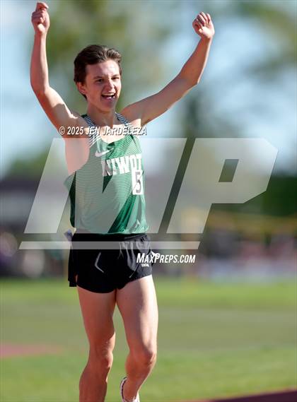 Thumbnail 1 in CHSAA Final 4A  (3200 Meter) photogallery.