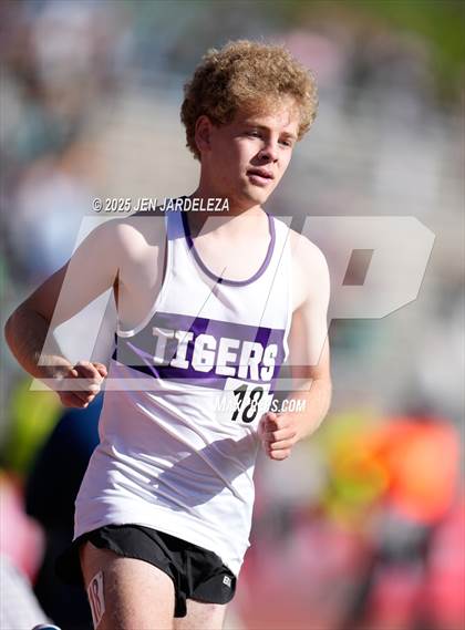 Thumbnail 2 in CHSAA Final 4A  (3200 Meter) photogallery.