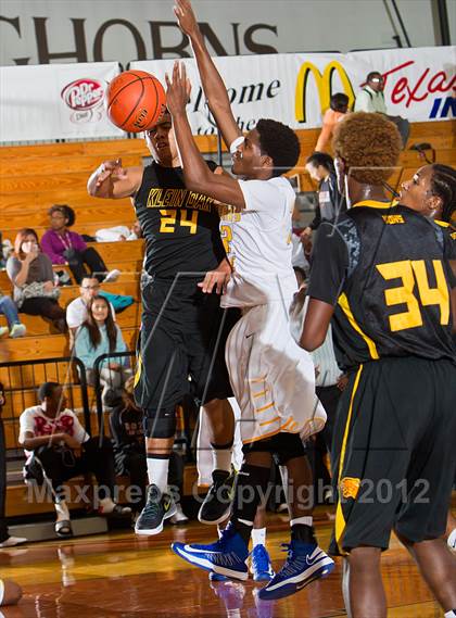 Thumbnail 1 in Copperas Cove vs. Klein Oak (McDonald's Texas Invitational) photogallery.