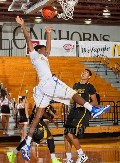 Thumbnail 2 in Copperas Cove vs. Klein Oak (McDonald's Texas Invitational) photogallery.