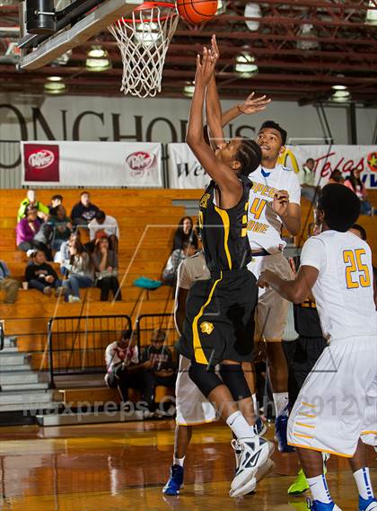 Thumbnail 3 in Copperas Cove vs. Klein Oak (McDonald's Texas Invitational) photogallery.