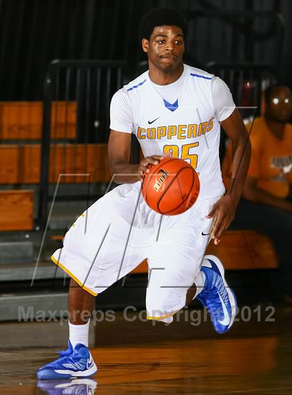 Thumbnail 3 in Copperas Cove vs. Klein Oak (McDonald's Texas Invitational) photogallery.