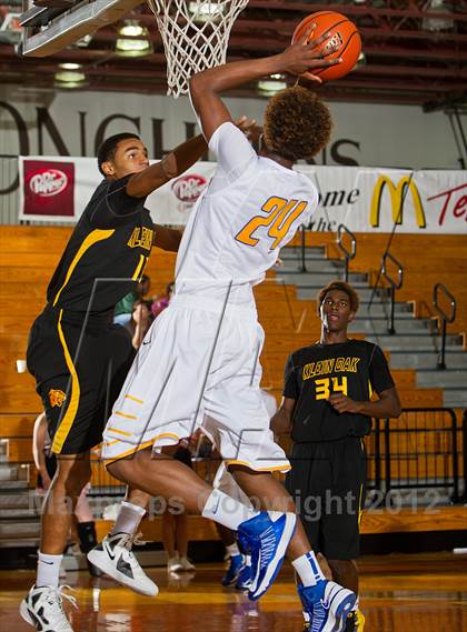 Thumbnail 3 in Copperas Cove vs. Klein Oak (McDonald's Texas Invitational) photogallery.