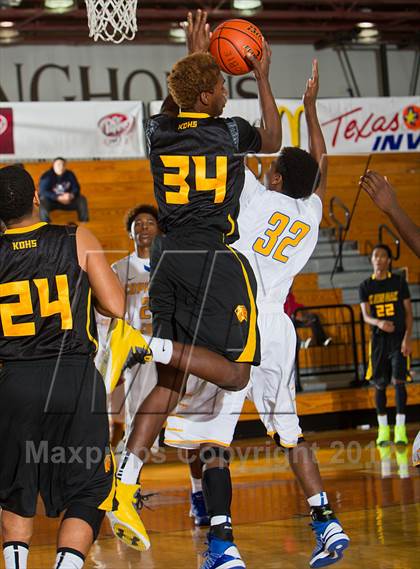 Thumbnail 3 in Copperas Cove vs. Klein Oak (McDonald's Texas Invitational) photogallery.