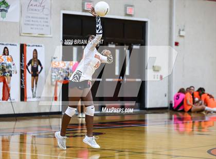 Thumbnail 1 in JV: Avon Park @ Lake Wales photogallery.