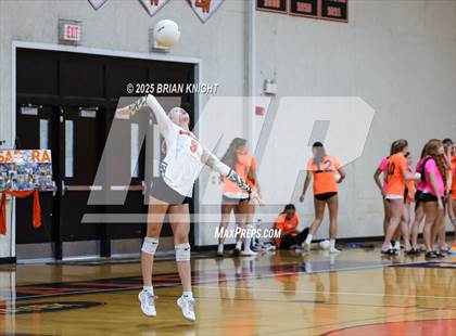 Thumbnail 1 in JV: Avon Park @ Lake Wales photogallery.