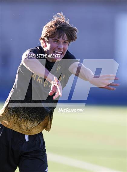 Thumbnail 3 in Arapahoe vs. Denver East (CHSAA 5A Quarterfinal) photogallery.