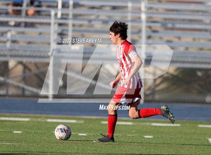 Thumbnail 1 in Arapahoe vs. Denver East (CHSAA 5A Quarterfinal) photogallery.