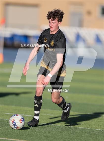 Thumbnail 1 in Arapahoe vs. Denver East (CHSAA 5A Quarterfinal) photogallery.