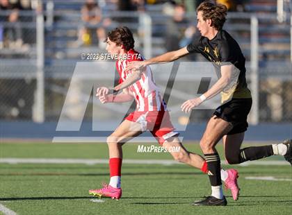 Thumbnail 3 in Arapahoe vs. Denver East (CHSAA 5A Quarterfinal) photogallery.