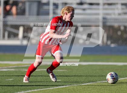 Thumbnail 1 in Arapahoe vs. Denver East (CHSAA 5A Quarterfinal) photogallery.