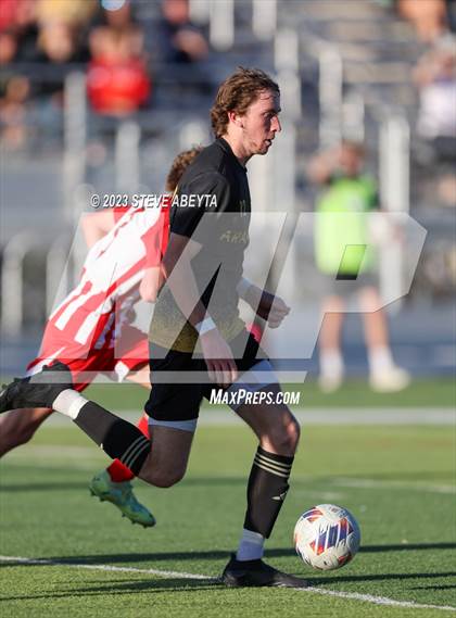 Thumbnail 1 in Arapahoe vs. Denver East (CHSAA 5A Quarterfinal) photogallery.