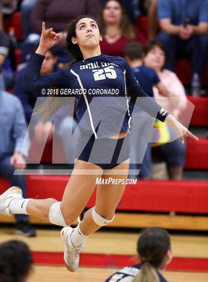 Thumbnail 3 in Central Catholic vs. Vanden (CIF SJS D3 Final) photogallery.