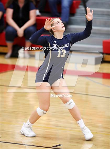 Thumbnail 3 in Central Catholic vs. Vanden (CIF SJS D3 Final) photogallery.