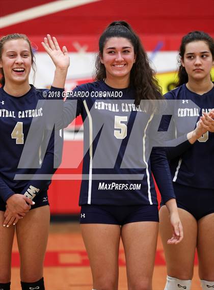 Thumbnail 1 in Central Catholic vs. Vanden (CIF SJS D3 Final) photogallery.