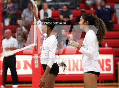 Thumbnail 2 in Central Catholic vs. Vanden (CIF SJS D3 Final) photogallery.