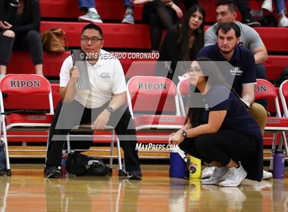 Thumbnail 2 in Central Catholic vs. Vanden (CIF SJS D3 Final) photogallery.