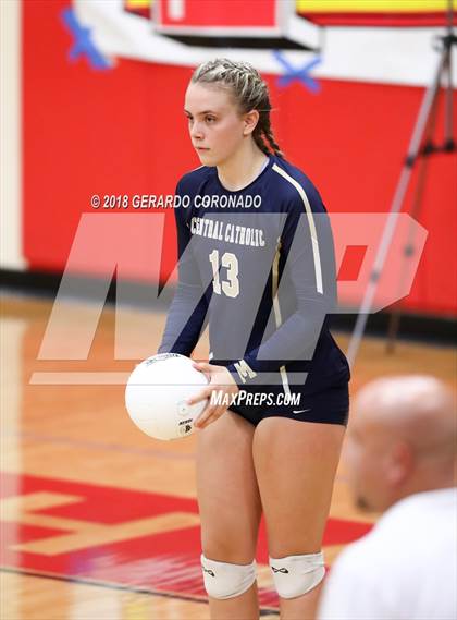 Thumbnail 3 in Central Catholic vs. Vanden (CIF SJS D3 Final) photogallery.