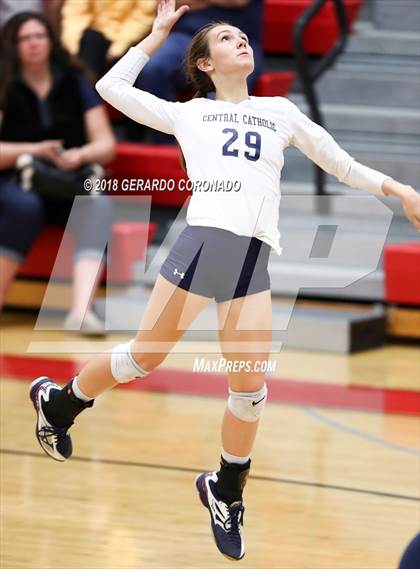 Thumbnail 3 in Central Catholic vs. Vanden (CIF SJS D3 Final) photogallery.