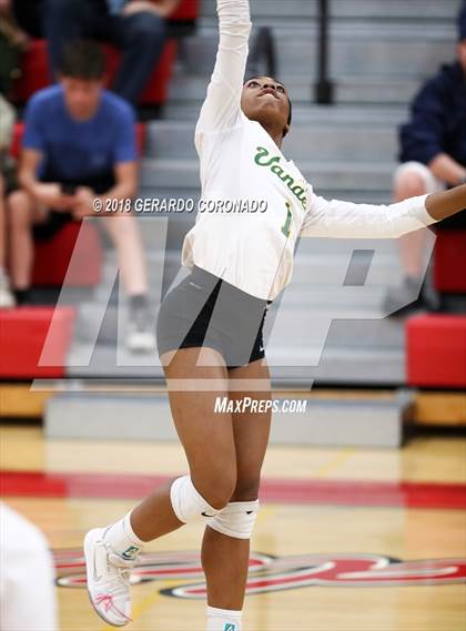 Thumbnail 3 in Central Catholic vs. Vanden (CIF SJS D3 Final) photogallery.