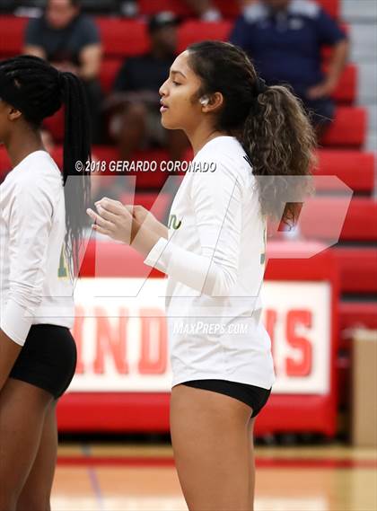Thumbnail 1 in Central Catholic vs. Vanden (CIF SJS D3 Final) photogallery.