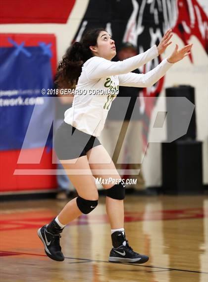Thumbnail 1 in Central Catholic vs. Vanden (CIF SJS D3 Final) photogallery.