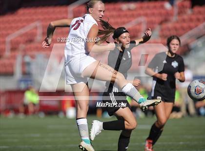 Thumbnail 3 in Canyon View vs. Morgan (UHSAA 3A Semifinal) photogallery.