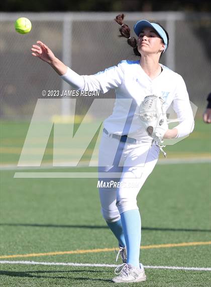 Thumbnail 1 in Carlmont @ Hillsdale photogallery.
