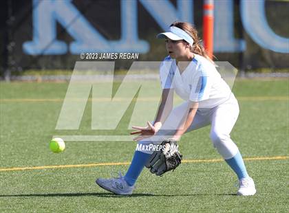 Thumbnail 1 in Carlmont @ Hillsdale photogallery.
