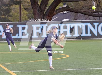 Thumbnail 1 in Carlmont @ Hillsdale photogallery.