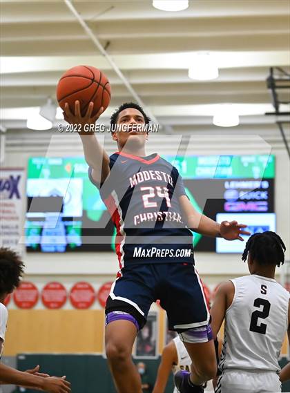 Thumbnail 1 in Modesto Christian vs. Salesian College Preparatory (DLS MLK Classic) photogallery.